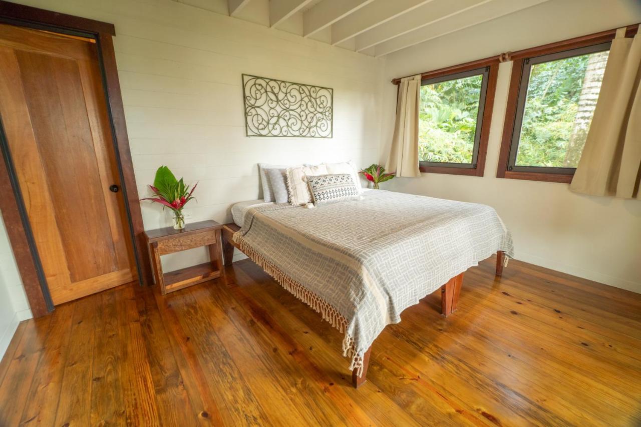 Roam Yoga & Wellness Lodge 博卡斯德尔托罗 外观 照片