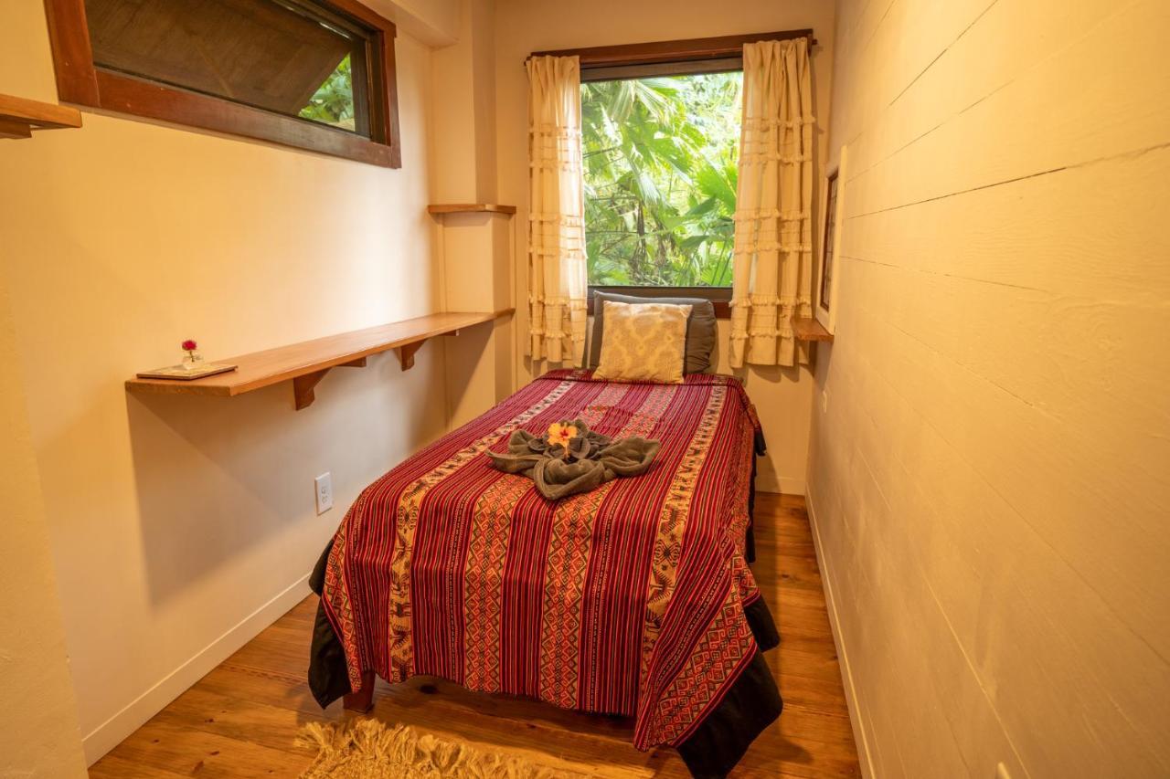 Roam Yoga & Wellness Lodge 博卡斯德尔托罗 外观 照片